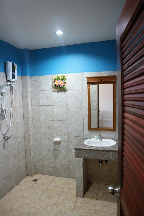 Phumin Apartment Ko Lanta Exteriör bild